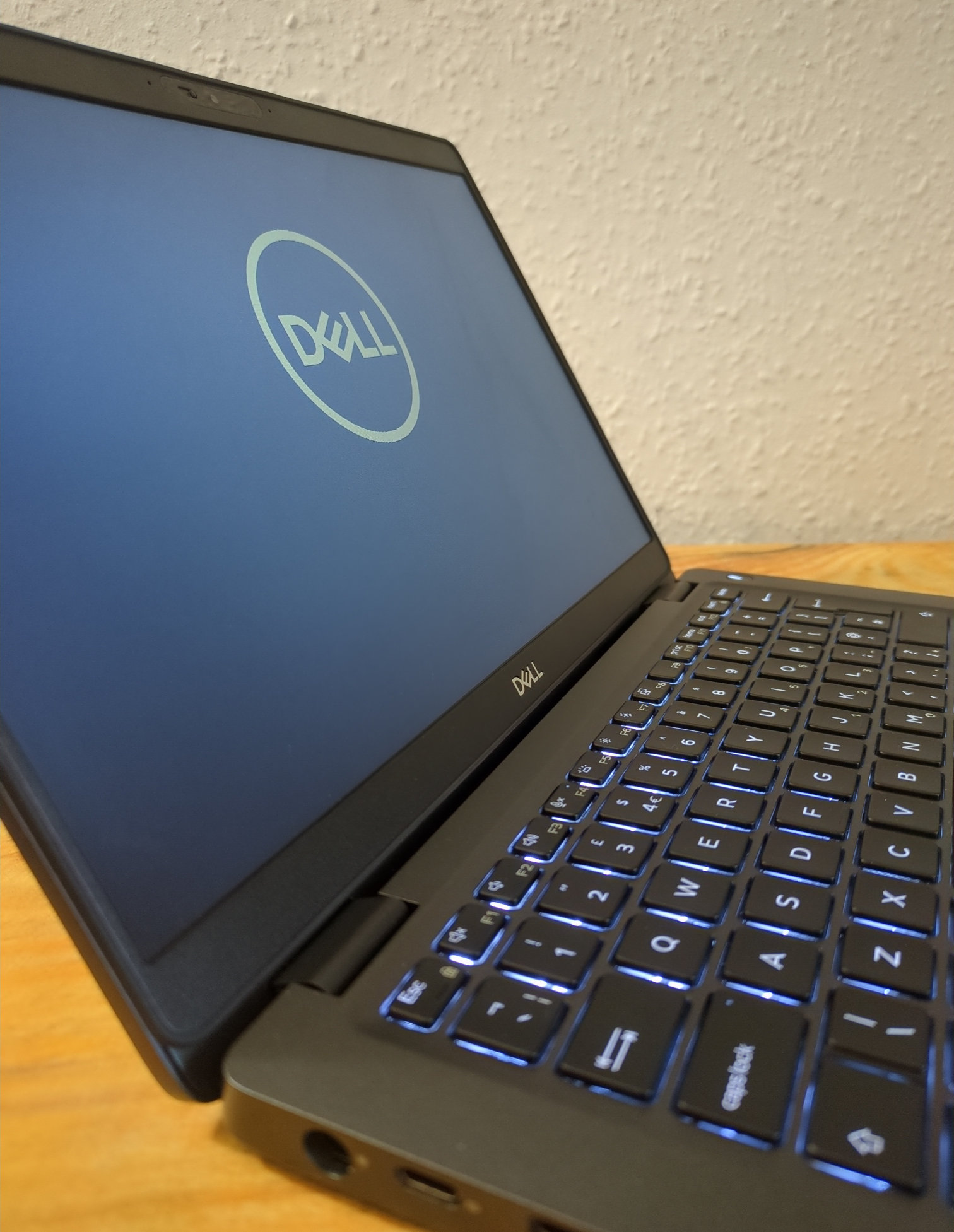 Dell Latitude 5300, 13 inch, i5 8th Gen CPU, 16GB RAM, 512GB SSD business ultrabook laptop - Image 2